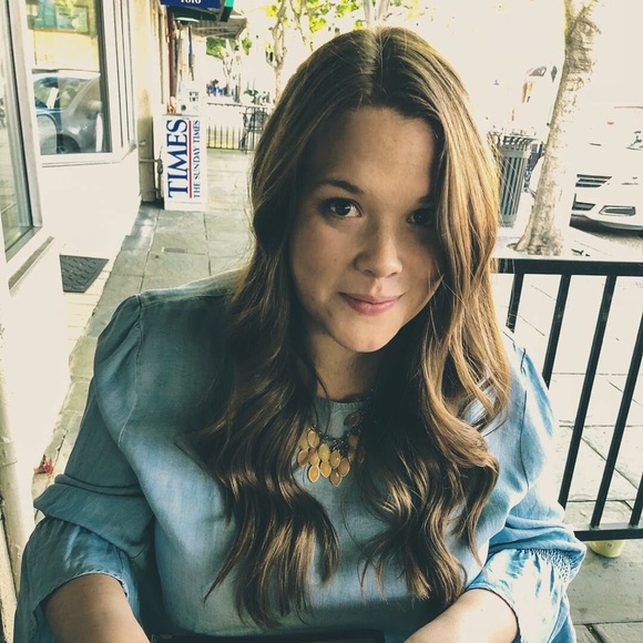 Meet your Posher, Katie - Picture 1 of 4